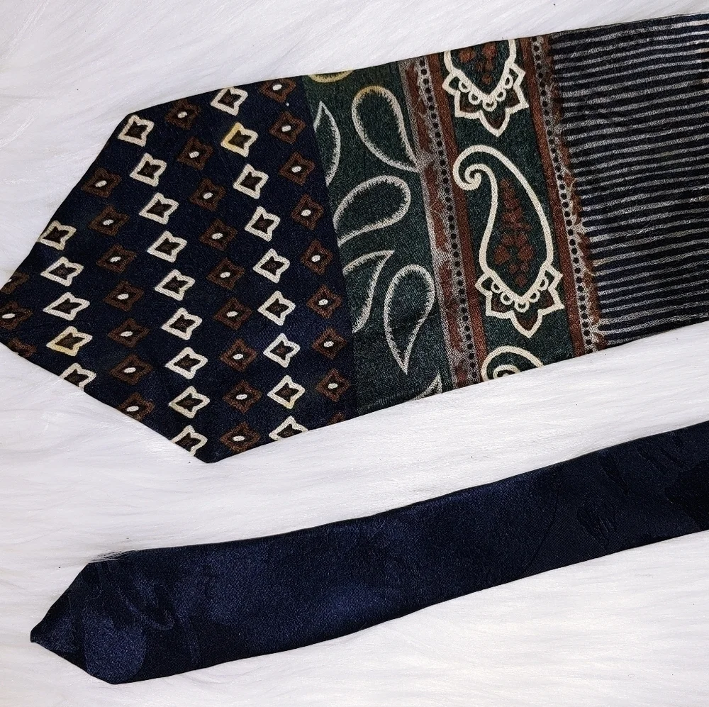 Vintage Oscar De La Renta Paisley Tie 56